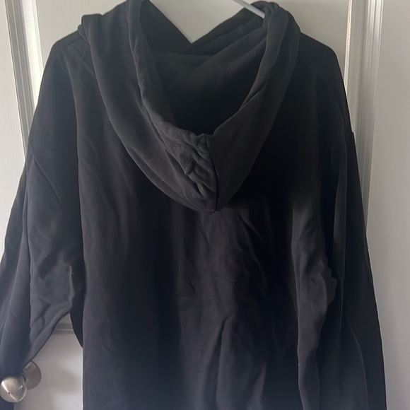 H&M Oversized Sweatshirt - Picture 2 of 3